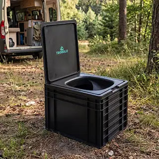 BilaBox mobile composting on a campsite