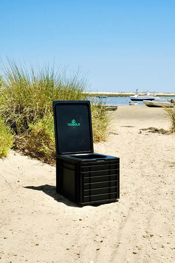 TROBOLO BilaBox mobile composting toilet on a beach