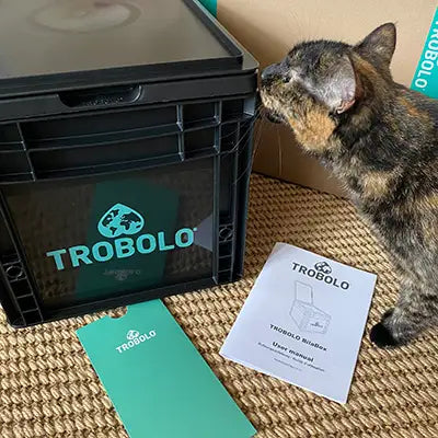 TROBOLO BilaBox campingtoilet uitpakken met kat
