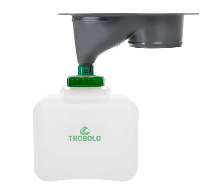 The TROBOLO spill stop fits seamlessly into the composting insert.