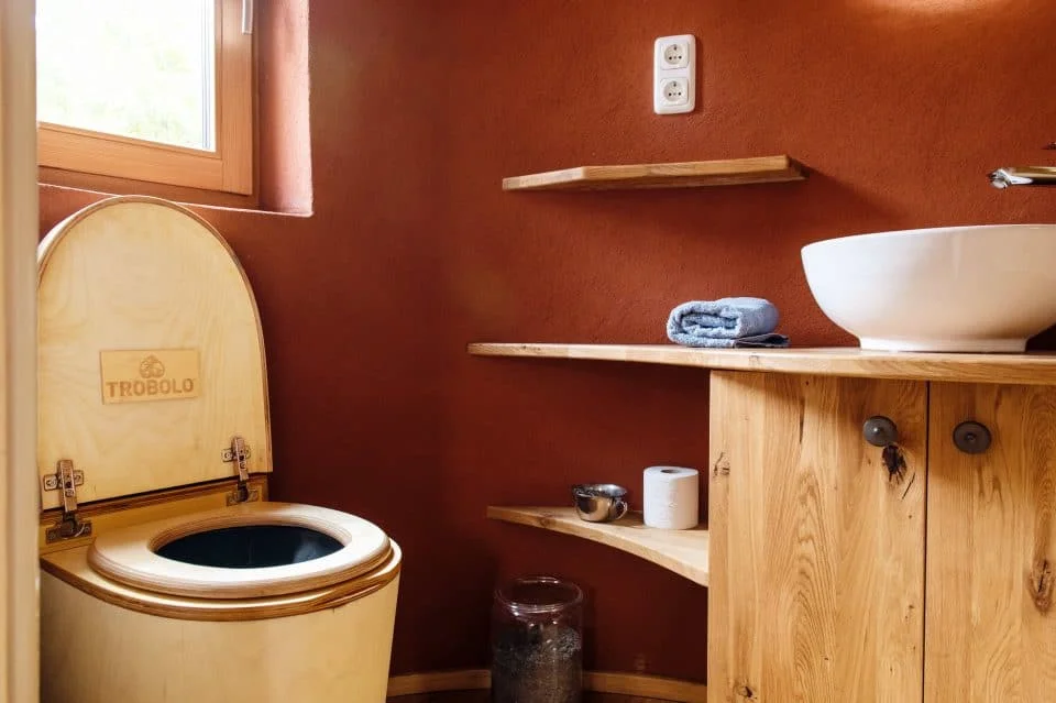 Les toilettes sèches c'est pas dégueu ! - THLiberty une TinyHouse en  autonomie!