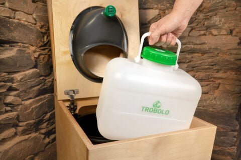 Vider le réservoir d’urine TROBOLO en quelques étapes simples.
